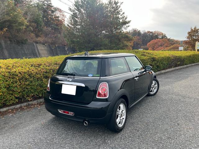 ＭＩＮＩ ワン　プッシュスタート　パナソニックナビ　地デジＴＶ　Ｂｌｕｅｔｏｏｔｈ　キーレス　１５インチ純正アルミホイール　禁煙車（3枚目）