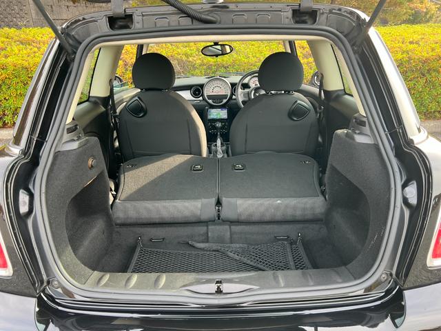 ＭＩＮＩ ワン　プッシュスタート　パナソニックナビ　地デジＴＶ　Ｂｌｕｅｔｏｏｔｈ　キーレス　１５インチ純正アルミホイール　禁煙車（25枚目）