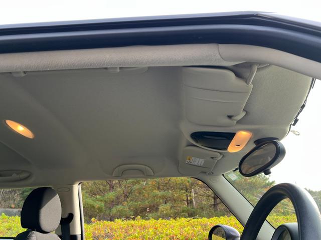 ＭＩＮＩ ワン　プッシュスタート　パナソニックナビ　地デジＴＶ　Ｂｌｕｅｔｏｏｔｈ　キーレス　１５インチ純正アルミホイール　禁煙車（27枚目）