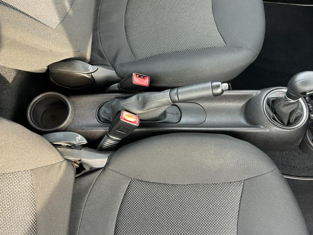 ＭＩＮＩ ワン　プッシュスタート　パナソニックナビ　地デジＴＶ　Ｂｌｕｅｔｏｏｔｈ　キーレス　１５インチ純正アルミホイール　禁煙車（39枚目）