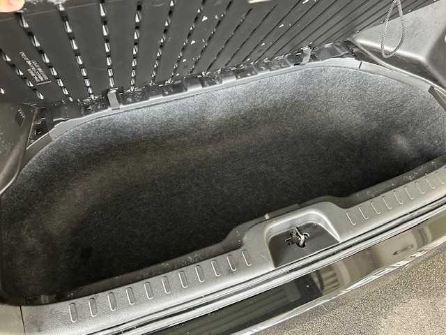 セレナ ハイウェイスター　Ｖセレ＋セーフティＩＩ　ＳＨＶ　・ワンオーナー車・純正８インチナビ・フルセグＴＶ・純正フリップダウンモニター・アラウンドビューモニター・エマージェンシーブレーキ・ＬＥＤヘッドライト・両側パワースライドドア・ＥＴＣ・インテリジェントキ（10枚目）