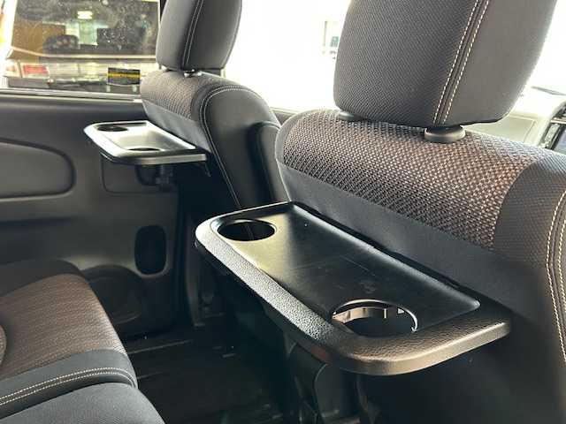 セレナ ハイウェイスター　Ｖセレ＋セーフティＩＩ　ＳＨＶ　・ワンオーナー車・純正８インチナビ・フルセグＴＶ・純正フリップダウンモニター・アラウンドビューモニター・エマージェンシーブレーキ・ＬＥＤヘッドライト・両側パワースライドドア・ＥＴＣ・インテリジェントキ（15枚目）