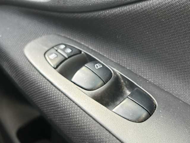 セレナ ハイウェイスター　Ｖセレ＋セーフティＩＩ　ＳＨＶ　・ワンオーナー車・純正８インチナビ・フルセグＴＶ・純正フリップダウンモニター・アラウンドビューモニター・エマージェンシーブレーキ・ＬＥＤヘッドライト・両側パワースライドドア・ＥＴＣ・インテリジェントキ（28枚目）