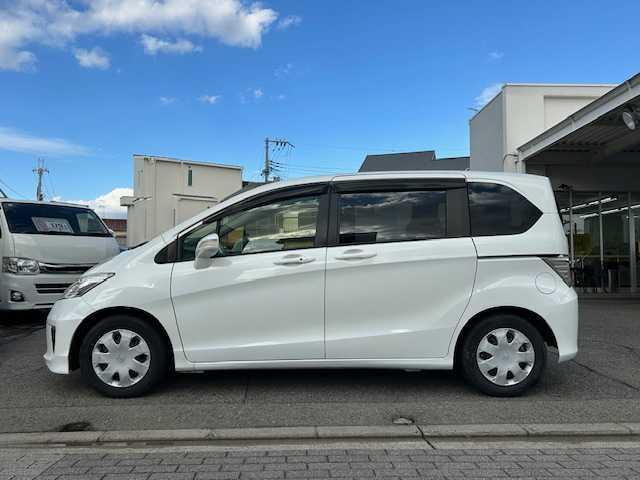 フリード Ｇ　ジャストセレクション　１オーナー車　純正ナビ・フルセグＴＶ　バックカメラ　両側電動スライドドア　純正フリップダウンモニター　ドライブレコーダー　ビルトインＥＴＣ　スマートキー　ステアリングリモコン（36枚目）