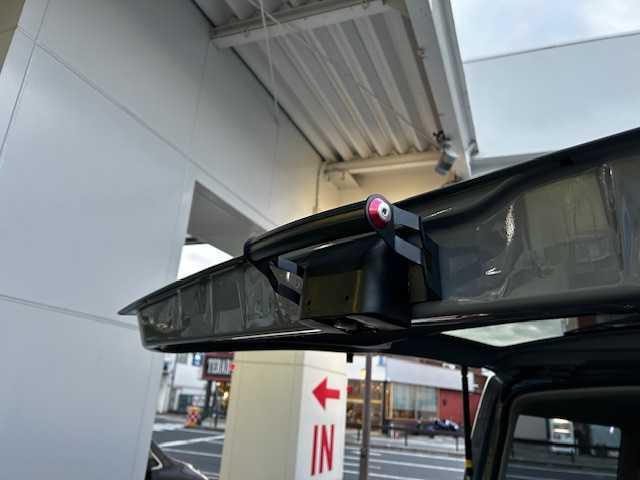 ＮＶ３５０キャラバンバン ロングプレミアムＧＸ　・ブラックギア・ワンオーナー車・社外９インチフローティングナビ・ベットキット・アラウンドビューモニター・ホワイトレター・ローダウン・ドライブレコーダー・左側パワースライドドア・ＬＥＤヘッドライト（19枚目）