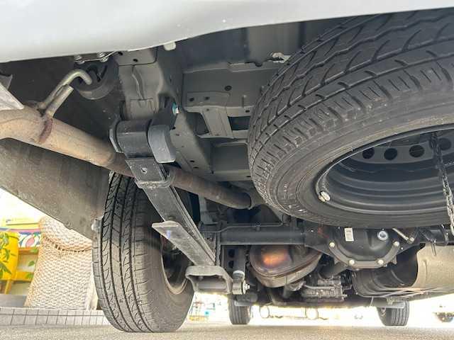 ＮＶ３５０キャラバンバン ロングプレミアムＧＸ　・ブラックギア・ワンオーナー車・社外９インチフローティングナビ・ベットキット・アラウンドビューモニター・ホワイトレター・ローダウン・ドライブレコーダー・左側パワースライドドア・ＬＥＤヘッドライト（27枚目）