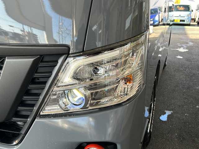 ＮＶ３５０キャラバンバン ロングプレミアムＧＸ　・ブラックギア・ワンオーナー車・社外９インチフローティングナビ・ベットキット・アラウンドビューモニター・ホワイトレター・ローダウン・ドライブレコーダー・左側パワースライドドア・ＬＥＤヘッドライト（29枚目）