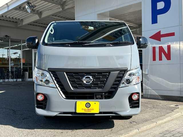 ＮＶ３５０キャラバンバン ロングプレミアムＧＸ　・ブラックギア・ワンオーナー車・社外９インチフローティングナビ・ベットキット・アラウンドビューモニター・ホワイトレター・ローダウン・ドライブレコーダー・左側パワースライドドア・ＬＥＤヘッドライト（37枚目）