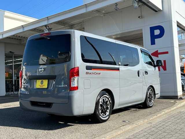 ＮＶ３５０キャラバンバン ロングプレミアムＧＸ　・ブラックギア・ワンオーナー車・社外９インチフローティングナビ・ベットキット・アラウンドビューモニター・ホワイトレター・ローダウン・ドライブレコーダー・左側パワースライドドア・ＬＥＤヘッドライト（41枚目）