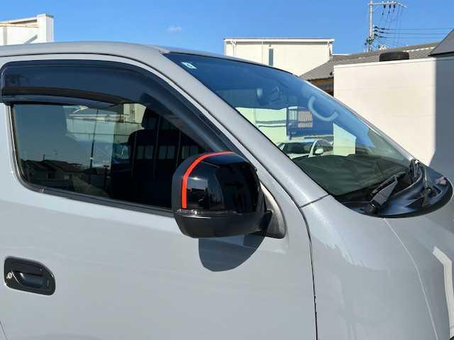 ＮＶ３５０キャラバンバン ロングプレミアムＧＸ　・ブラックギア・ワンオーナー車・社外９インチフローティングナビ・ベットキット・アラウンドビューモニター・ホワイトレター・ローダウン・ドライブレコーダー・左側パワースライドドア・ＬＥＤヘッドライト（42枚目）