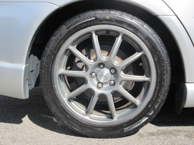 レガシィツーリングワゴン ２．０ＧＴ　Ｆ．Ｓ．Ｒエアロ　ＯＺレーシング１７インチＡＷ　柿本２本出しマフラー　ＨＫＳ強化クラッチ　ＢＩＬＳＴＥＩＮショックアブソーバー　社外スプリング　ローダウン　ＨＩＤヘッドライト　Ｐーシート　ナビ（46枚目）