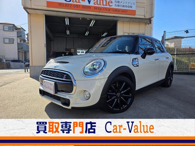 ＭＩＮＩ クーパーＳ　純正ナビ☆ＴＶ☆バックカメラ☆ユニオンジャックテールレンズ☆純正１７インチアルミ☆スマートキー２個☆ＥＴＣ☆ドライブレコーダー☆（4枚目）