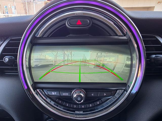 ＭＩＮＩ クーパーＳ　純正ナビ☆ＴＶ☆バックカメラ☆ユニオンジャックテールレンズ☆純正１７インチアルミ☆スマートキー２個☆ＥＴＣ☆ドライブレコーダー☆（7枚目）