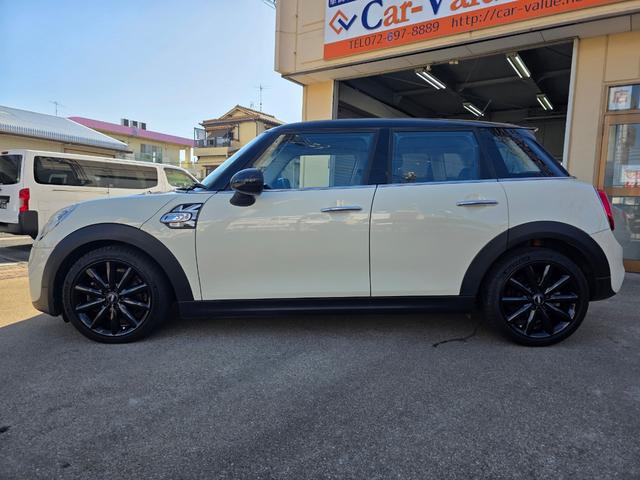 ＭＩＮＩ クーパーＳ　純正ナビ☆ＴＶ☆バックカメラ☆ユニオンジャックテールレンズ☆純正１７インチアルミ☆スマートキー２個☆ＥＴＣ☆ドライブレコーダー☆（21枚目）