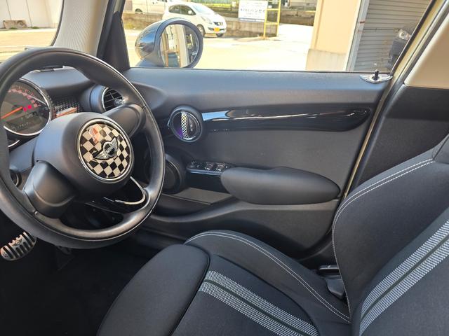 ＭＩＮＩ クーパーＳ　純正ナビ☆ＴＶ☆バックカメラ☆ユニオンジャックテールレンズ☆純正１７インチアルミ☆スマートキー２個☆ＥＴＣ☆ドライブレコーダー☆（28枚目）