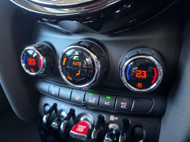 ＭＩＮＩ クーパーＳ　純正ナビ☆ＴＶ☆バックカメラ☆ユニオンジャックテールレンズ☆純正１７インチアルミ☆スマートキー２個☆ＥＴＣ☆ドライブレコーダー☆（44枚目）