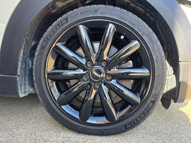 ＭＩＮＩ クーパーＳ　純正ナビ☆ＴＶ☆バックカメラ☆ユニオンジャックテールレンズ☆純正１７インチアルミ☆スマートキー２個☆ＥＴＣ☆ドライブレコーダー☆（49枚目）