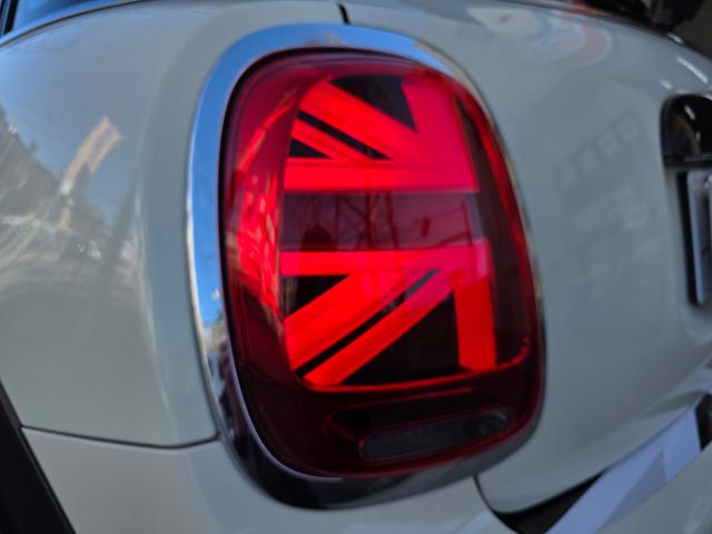 ＭＩＮＩ クーパーＳ　純正ナビ☆ＴＶ☆バックカメラ☆ユニオンジャックテールレンズ☆純正１７インチアルミ☆スマートキー２個☆ＥＴＣ☆ドライブレコーダー☆（56枚目）