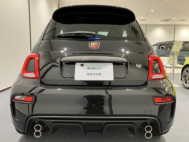 アバルト６９５セッタンタチンクエアニヴェルサーリオ ベースグレード（3枚目）