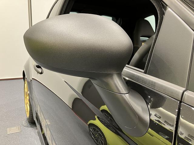 アバルト６９５セッタンタチンクエアニヴェルサーリオ ベースグレード（27枚目）