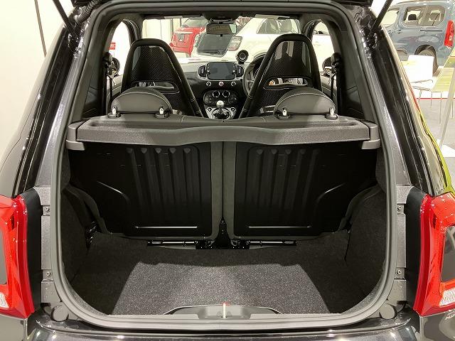 アバルト６９５セッタンタチンクエアニヴェルサーリオ ベースグレード（44枚目）