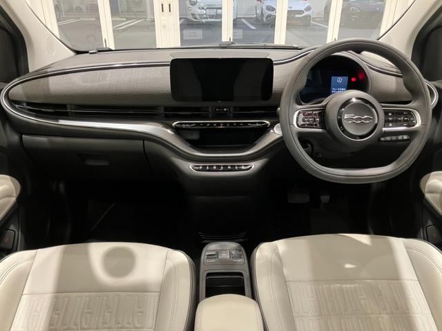５００ｅ アイコン　Ｕｃｏｎｎｅｃｔ　ガラスルーフ　バックモニター　シートヒーター　クルーズコントロール　純正１７インチＡＷ　ＬＥＤヘッドランプ　レザーシート（5枚目）