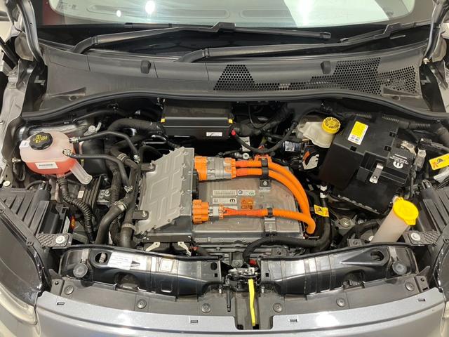 ５００ｅ アイコン　Ｕｃｏｎｎｅｃｔ　ガラスルーフ　バックモニター　シートヒーター　クルーズコントロール　純正１７インチＡＷ　ＬＥＤヘッドランプ　レザーシート（19枚目）