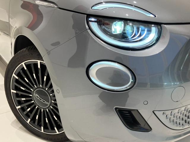 ５００ｅ アイコン　Ｕｃｏｎｎｅｃｔ　ガラスルーフ　バックモニター　シートヒーター　クルーズコントロール　純正１７インチＡＷ　ＬＥＤヘッドランプ　レザーシート（31枚目）