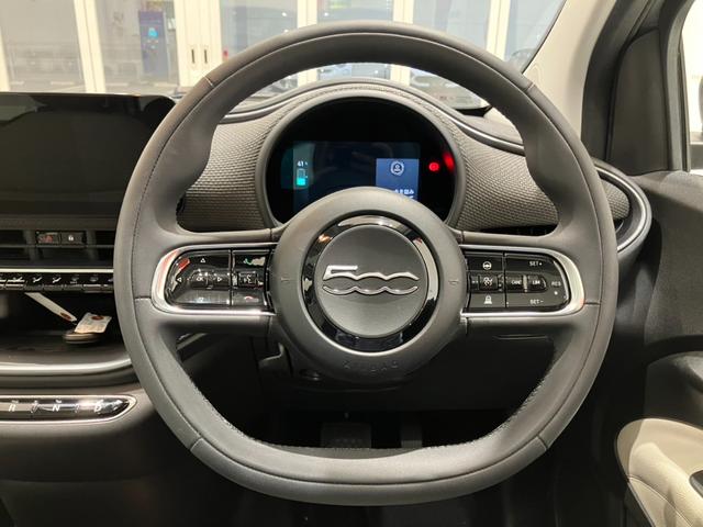 ５００ｅ アイコン　Ｕｃｏｎｎｅｃｔ　ガラスルーフ　バックモニター　シートヒーター　クルーズコントロール　純正１７インチＡＷ　ＬＥＤヘッドランプ　レザーシート（53枚目）