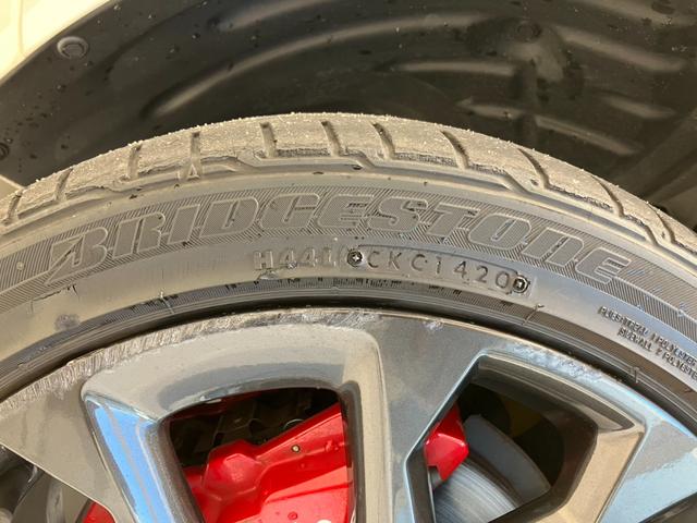 アバルト１２４ スパイダー 　６ＭＴ　ＬＥＤヘッドランプ　赤黒レザーシート　シートヒーター　ブレンボキャリパー　純正１７インチＡＷ　バックモニター　ＥＴＣ（47枚目）