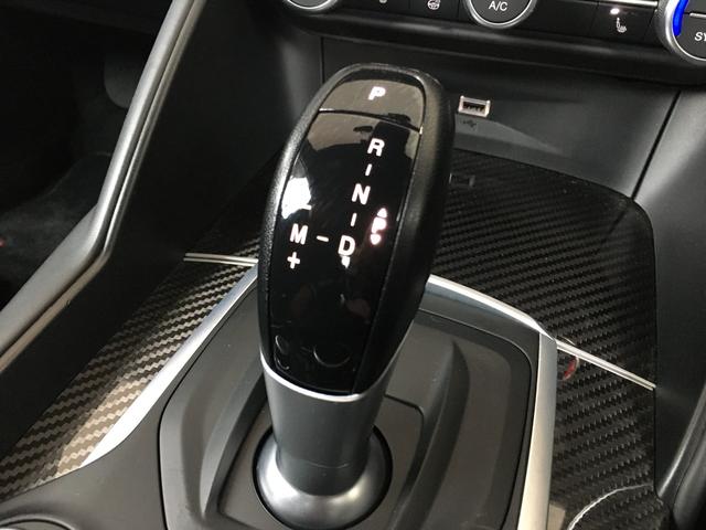 ジュリア クアドリフォリオ　ハーマンカードン　純正ディスプレイオーディオ　カーボンルーフ　バックモニター　ハーフレザーシート　シートヒーター　アダプティブクルーズコントロール　バックカメラ　純正１９インチＡＷ（14枚目）