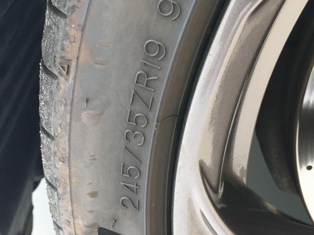 ジュリア クアドリフォリオ　ハーマンカードン　純正ディスプレイオーディオ　カーボンルーフ　バックモニター　ハーフレザーシート　シートヒーター　アダプティブクルーズコントロール　バックカメラ　純正１９インチＡＷ（44枚目）