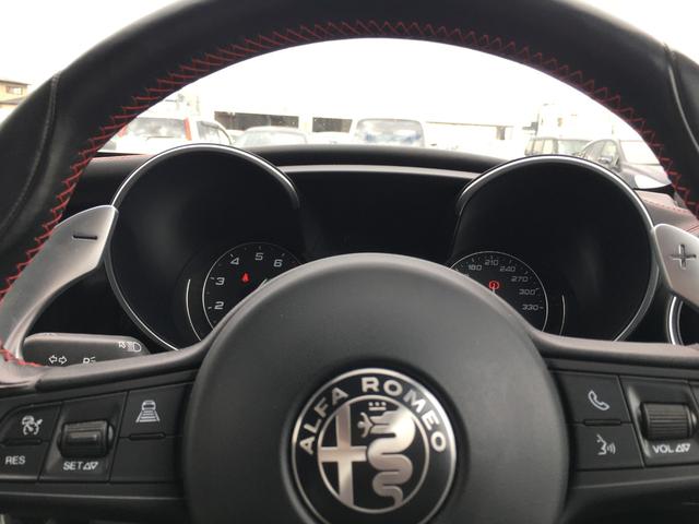 ジュリア クアドリフォリオ　ハーマンカードン　純正ディスプレイオーディオ　カーボンルーフ　バックモニター　ハーフレザーシート　シートヒーター　アダプティブクルーズコントロール　バックカメラ　純正１９インチＡＷ（69枚目）