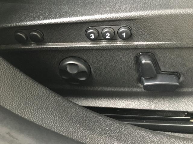 ジュリア クアドリフォリオ　ハーマンカードン　純正ディスプレイオーディオ　カーボンルーフ　バックモニター　ハーフレザーシート　シートヒーター　アダプティブクルーズコントロール　バックカメラ　純正１９インチＡＷ（70枚目）