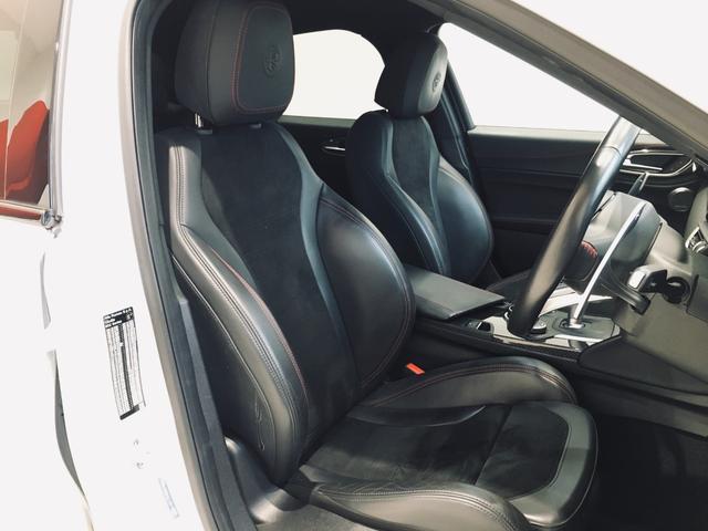 ジュリア クアドリフォリオ　ハーマンカードン　純正ディスプレイオーディオ　カーボンルーフ　バックモニター　ハーフレザーシート　シートヒーター　アダプティブクルーズコントロール　バックカメラ　純正１９インチＡＷ（72枚目）