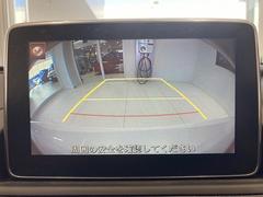 【バックカメラ】運転席から画面上で安全確認ができます。駐車が苦手な方にもオススメな便利機能です。 4