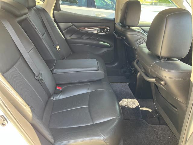 フーガ ３７０ＧＴ　社外マフラー　社外２０インチアルミ　ＨＤＤナビ　フルセグ　ＥＴＣ　Ｂカメラ　サイドカメラ　シートヒーター　シートクーラー　レーダークルコン　インパルエアロ　レーダー探知機　ドラレコ前後　シートメモリ（16枚目）