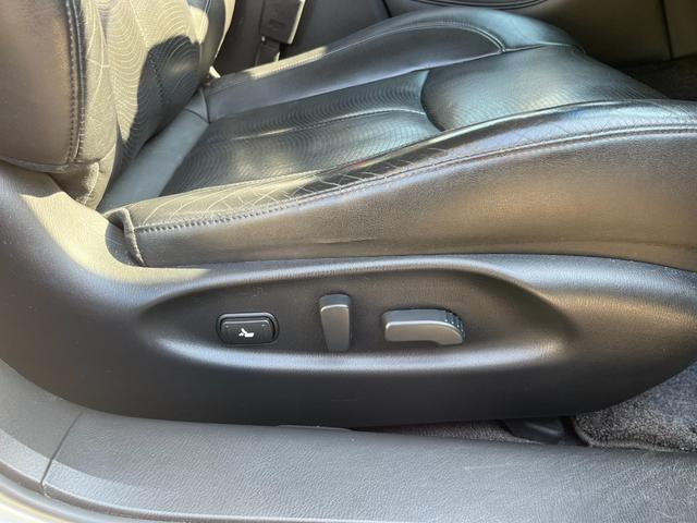 フーガ ３７０ＧＴ　社外マフラー　社外２０インチアルミ　ＨＤＤナビ　フルセグ　ＥＴＣ　Ｂカメラ　サイドカメラ　シートヒーター　シートクーラー　レーダークルコン　インパルエアロ　レーダー探知機　ドラレコ前後　シートメモリ（29枚目）