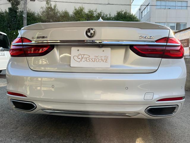 7シリーズ 740i プラスパッケージ ドライビングアシストプラス 20インチアルミ ローダウン 電動ガラスサンルーフ ベージュレザーシート ハーマンカードンサラウンドサウンド ドライビングアシストプラス オートトランク レーザーライト Bカメラ Fシートマッサージ付(8枚目)