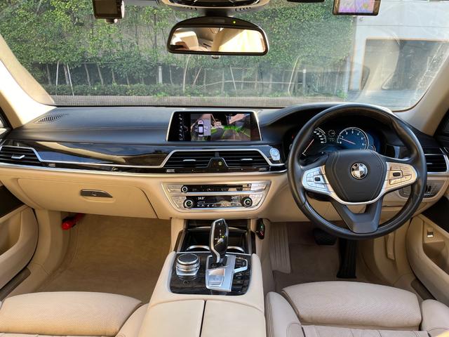 7シリーズ 740i プラスパッケージ ドライビングアシストプラス 20インチアルミ ローダウン 電動ガラスサンルーフ ベージュレザーシート ハーマンカードンサラウンドサウンド ドライビングアシストプラス オートトランク レーザーライト Bカメラ Fシートマッサージ付(13枚目)