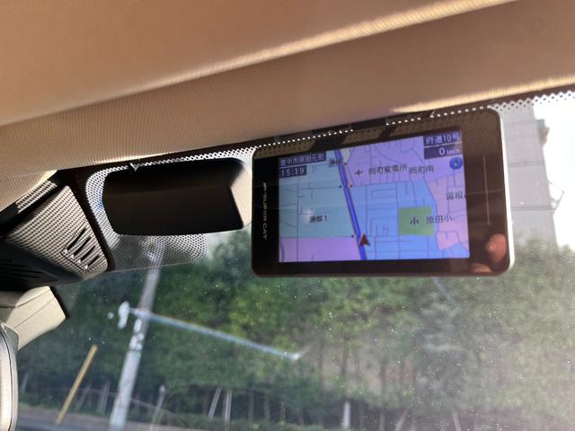 7シリーズ 740i プラスパッケージ ドライビングアシストプラス 20インチアルミ ローダウン 電動ガラスサンルーフ ベージュレザーシート ハーマンカードンサラウンドサウンド ドライビングアシストプラス オートトランク レーザーライト Bカメラ Fシートマッサージ付(20枚目)