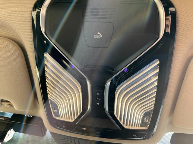 7シリーズ 740i プラスパッケージ ドライビングアシストプラス 20インチアルミ ローダウン 電動ガラスサンルーフ ベージュレザーシート ハーマンカードンサラウンドサウンド ドライビングアシストプラス オートトランク レーザーライト Bカメラ Fシートマッサージ付(24枚目)