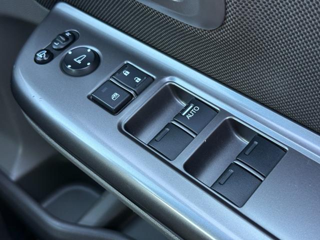 フリードハイブリッド ハイブリッド・Ｇホンダセンシング　／衝突軽減／両側パワースライドドア／９型ナビ／Ｂｌｕｅｔｏｏｔｈ／ＨＤＭＩ／バックモニター／フルセグ／ビルトインＥＴＣ／レーダークルーズ／ＬＥＤヘッドライト／オートライト／レーンキープ／ハンドルキープ（32枚目）