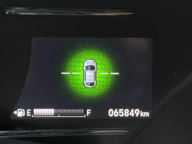 ヴェゼル ハイブリッドＺ・ホンダセンシング　／衝突軽減／ナビ／デジタルミラー型前後ドラレコ／Ｂｌｕｅｔｏｏｔｈ／バックカメラ／フルセグ／ＥＴＣ／レーダー探知機／ハーフレザーシート＆ヒーター／ＬＥＤヘッド／オートライト／パドルシフト／純正１７ＡＷ（21枚目）