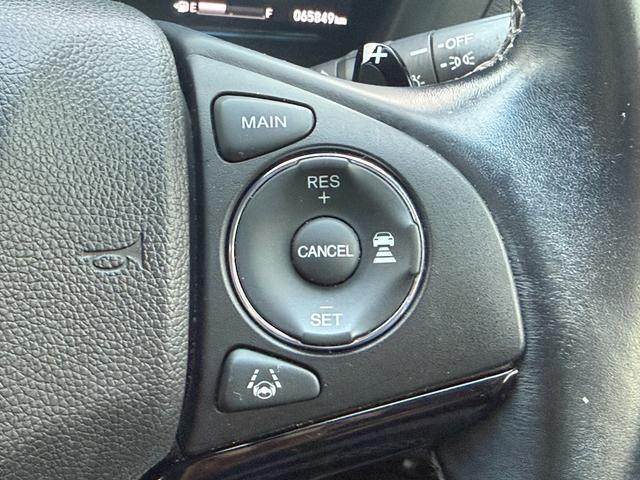 ヴェゼル ハイブリッドＺ・ホンダセンシング　／衝突軽減／ナビ／デジタルミラー型前後ドラレコ／Ｂｌｕｅｔｏｏｔｈ／バックカメラ／フルセグ／ＥＴＣ／レーダー探知機／ハーフレザーシート＆ヒーター／ＬＥＤヘッド／オートライト／パドルシフト／純正１７ＡＷ（26枚目）