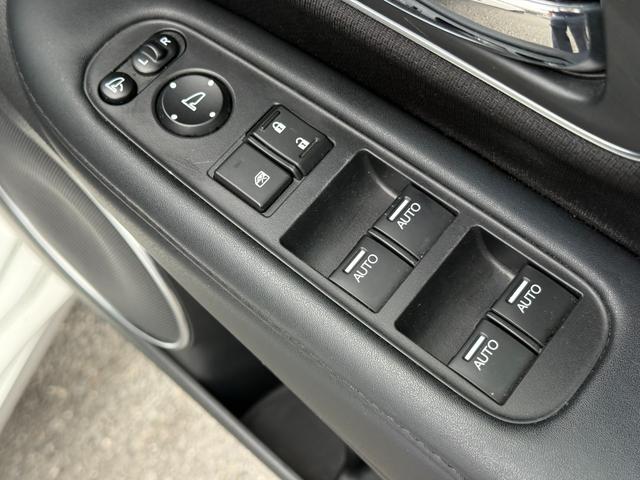 ヴェゼル ハイブリッドＺ・ホンダセンシング　／衝突軽減／ナビ／デジタルミラー型前後ドラレコ／Ｂｌｕｅｔｏｏｔｈ／バックカメラ／フルセグ／ＥＴＣ／レーダー探知機／ハーフレザーシート＆ヒーター／ＬＥＤヘッド／オートライト／パドルシフト／純正１７ＡＷ（31枚目）