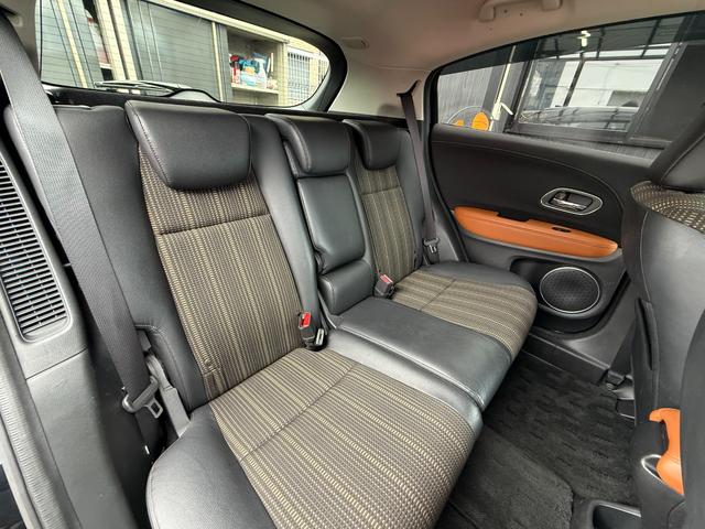 ヴェゼル ハイブリッドZ・ホンダセンシング /衝突軽減/純正ナビ/Bluetooth/バックモニター/フルセグ/ドライブレコーダー/ETC/シートヒーター/レーダークルーズ/ハーフレザーシート/LEDヘッドライト/オート格納ミラー/スマートキー(7枚目)