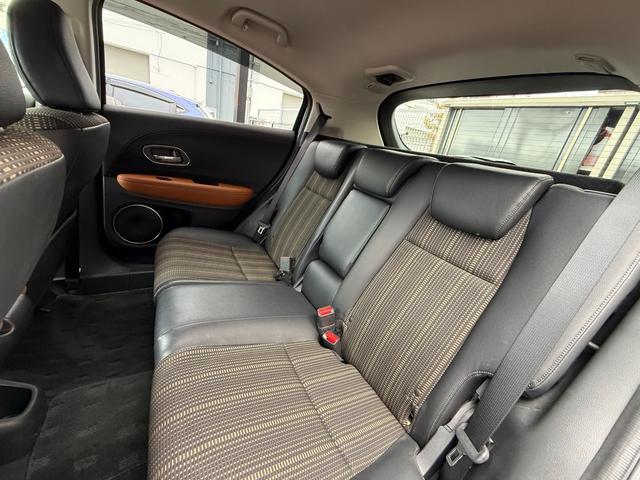 ヴェゼル ハイブリッドZ・ホンダセンシング /衝突軽減/純正ナビ/Bluetooth/バックモニター/フルセグ/ドライブレコーダー/ETC/シートヒーター/レーダークルーズ/ハーフレザーシート/LEDヘッドライト/オート格納ミラー/スマートキー(8枚目)
