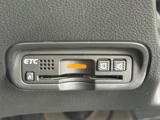 ヴェゼル ハイブリッドZ・ホンダセンシング /衝突軽減/純正ナビ/Bluetooth/バックモニター/フルセグ/ドライブレコーダー/ETC/シートヒーター/レーダークルーズ/ハーフレザーシート/LEDヘッドライト/オート格納ミラー/スマートキー(18枚目)