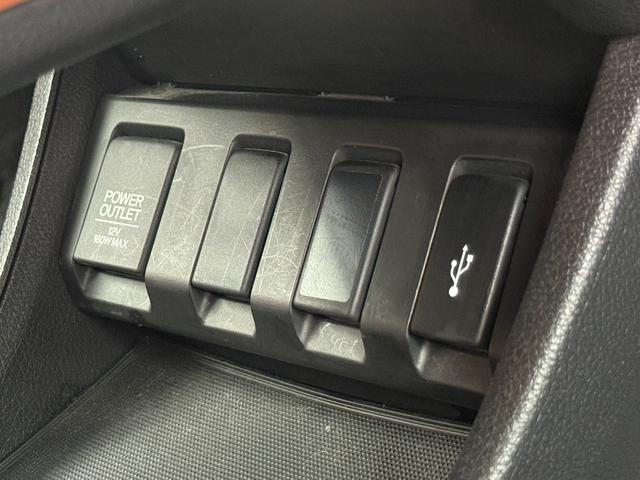 ヴェゼル ハイブリッドZ・ホンダセンシング /衝突軽減/純正ナビ/Bluetooth/バックモニター/フルセグ/ドライブレコーダー/ETC/シートヒーター/レーダークルーズ/ハーフレザーシート/LEDヘッドライト/オート格納ミラー/スマートキー(32枚目)